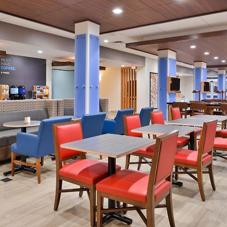 Holiday Inn Express - Early By Ihg Exteriör bild