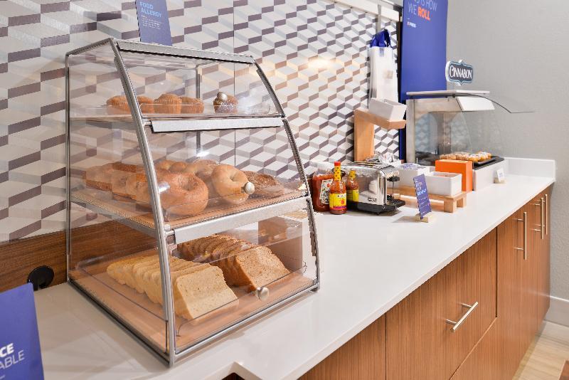 Holiday Inn Express - Early By Ihg Exteriör bild